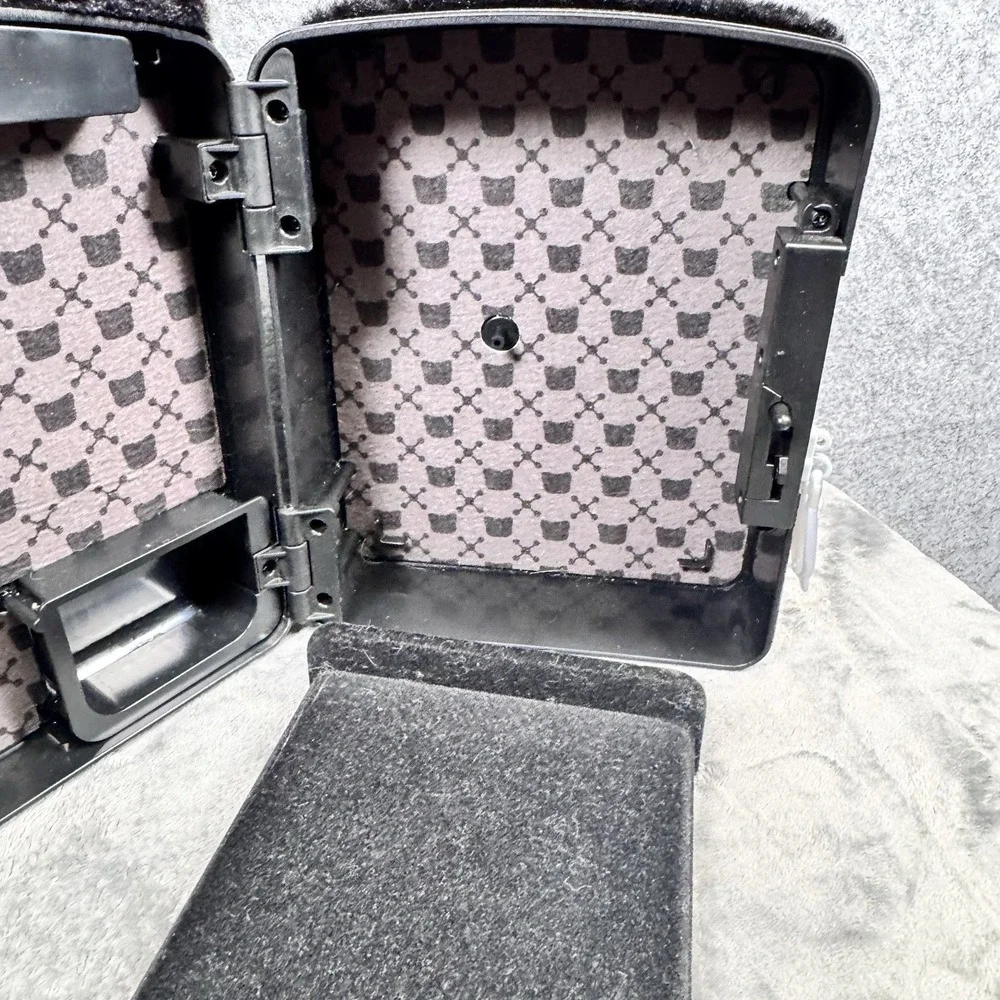 Na Na Na Surprise Tuesday Meow Black Cat 3-in-1 Backpack Bedroom Playset Fuzzy